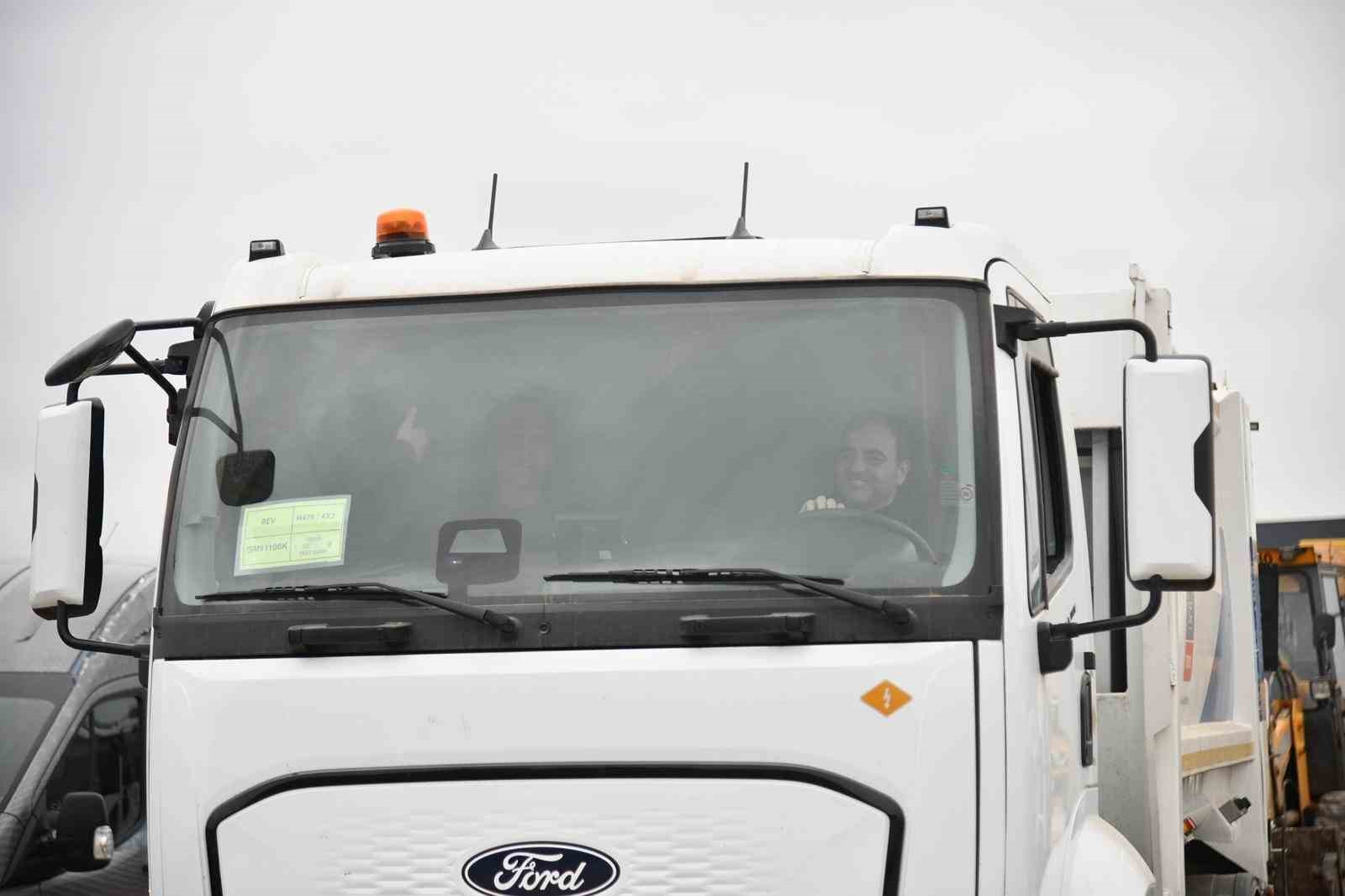 Başiskele’de elektrikli çöp kamyonu dönemi başlıyor