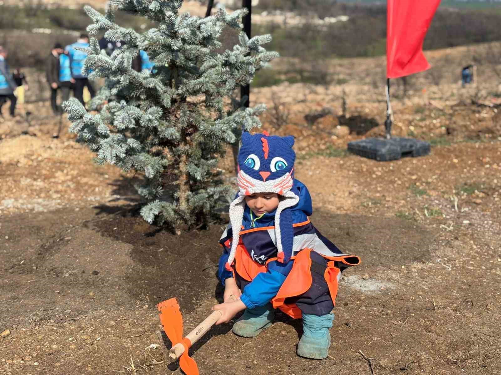 Kırklareli&rsquo;nde 3 bin 750 fidan dikildi
