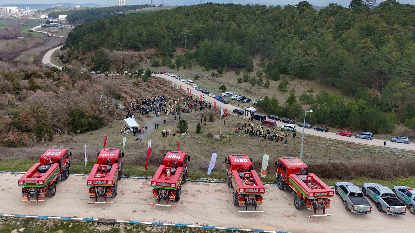 Şeyh Edebali&rsquo;nin vefatının 700. yıl d&ouml;n&uuml;m&uuml;nde 700 &ccedil;ınar toprakla buluştu
