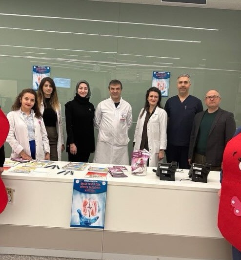 Hasta ve hasta yakınları b&ouml;brek hastalıkları hakkında bilgilendirildi
