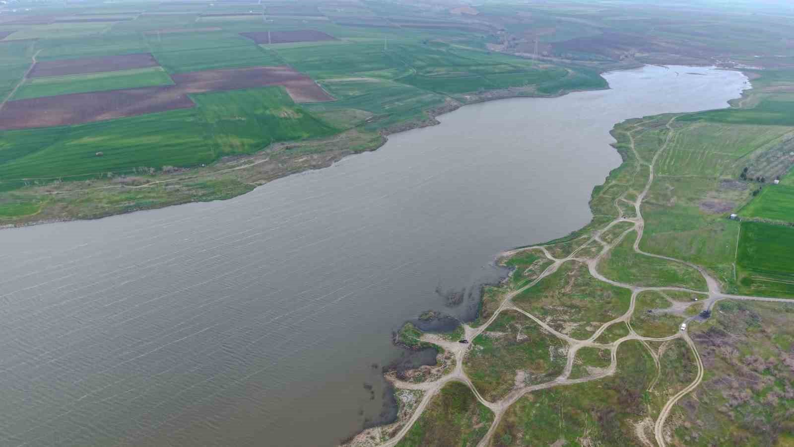 T&uuml;rkmenli G&ouml;leti&rsquo;nde algasid dozlama ile su kalitesi artırılıyor
