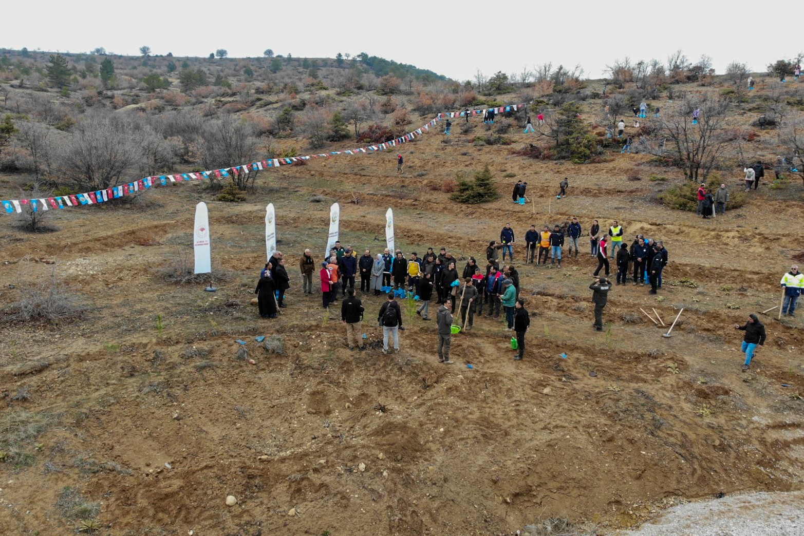 Karaman&rsquo;da 6 bin fidan toprakla buluşturuldu
