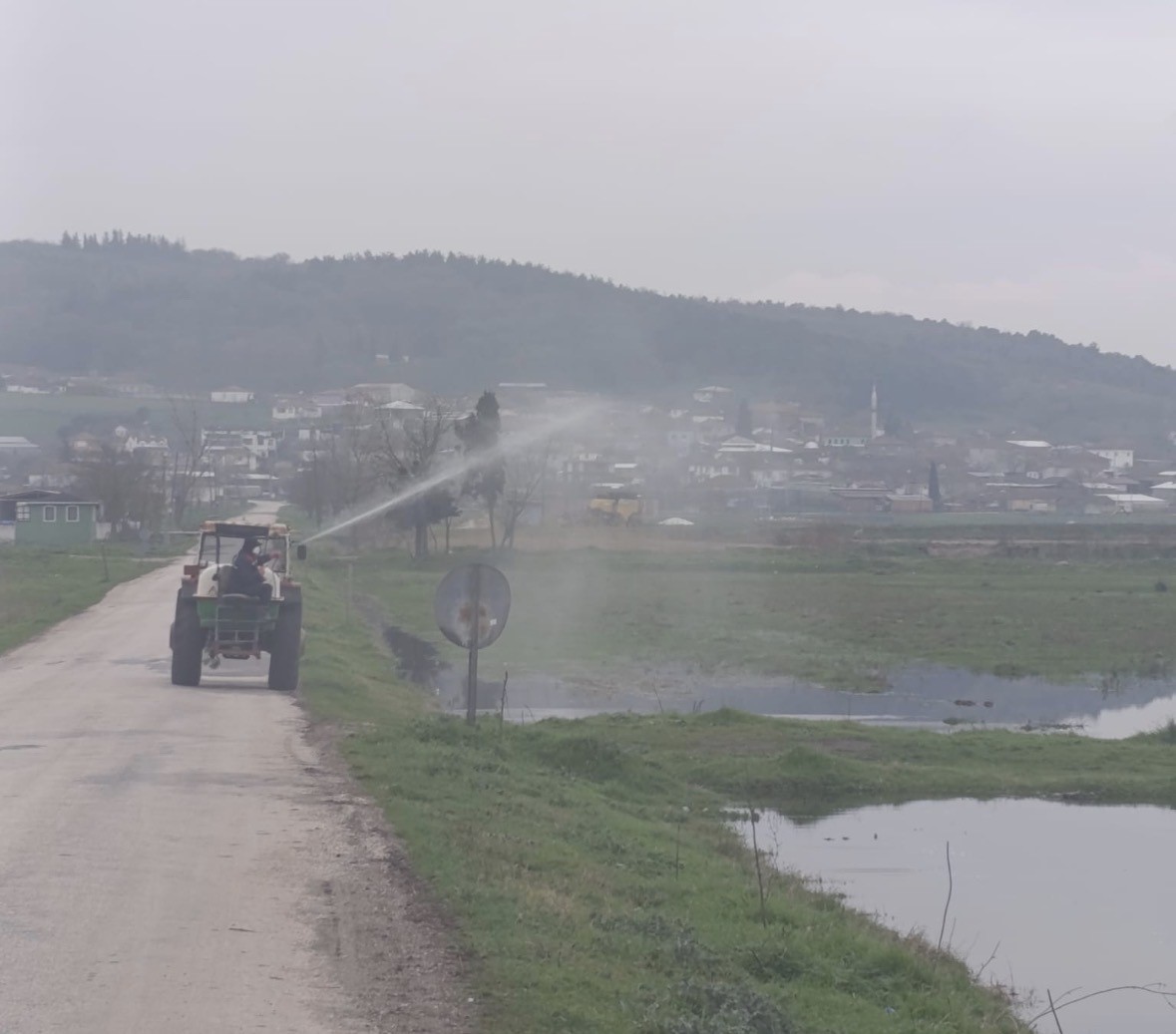 Manyas&rsquo;ta sivrisinek ile m&uuml;cadele seferberliği
