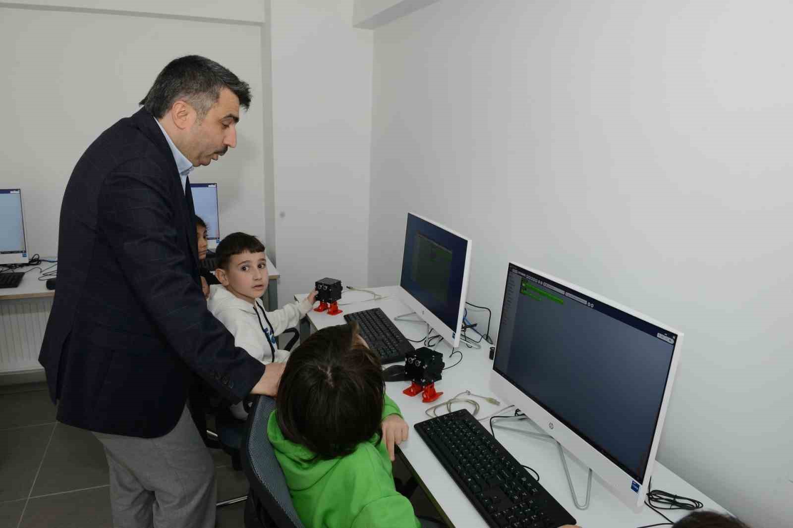 Molla Yegan &Ccedil;ocuk &Uuml;niversitesi&rsquo;ne yoğun ilgi
