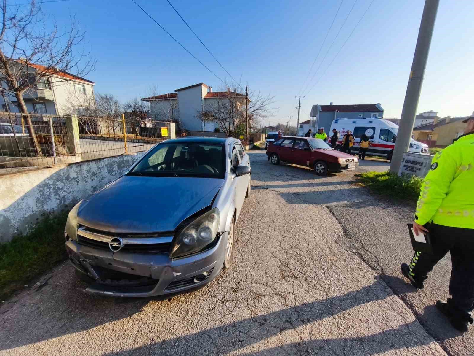 Keşan&rsquo;da iki otomobilin &ccedil;arpıştığı kazada 1 kişi yaralandı

