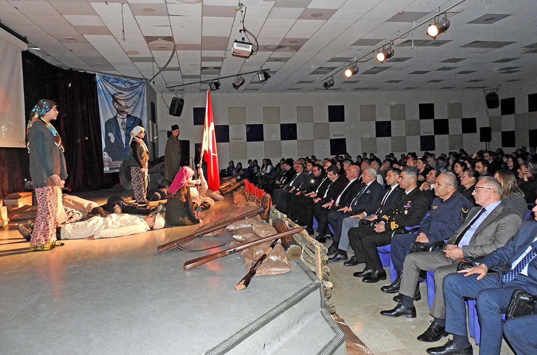 Çeşme’de, duygu dolu Çanakkale anması