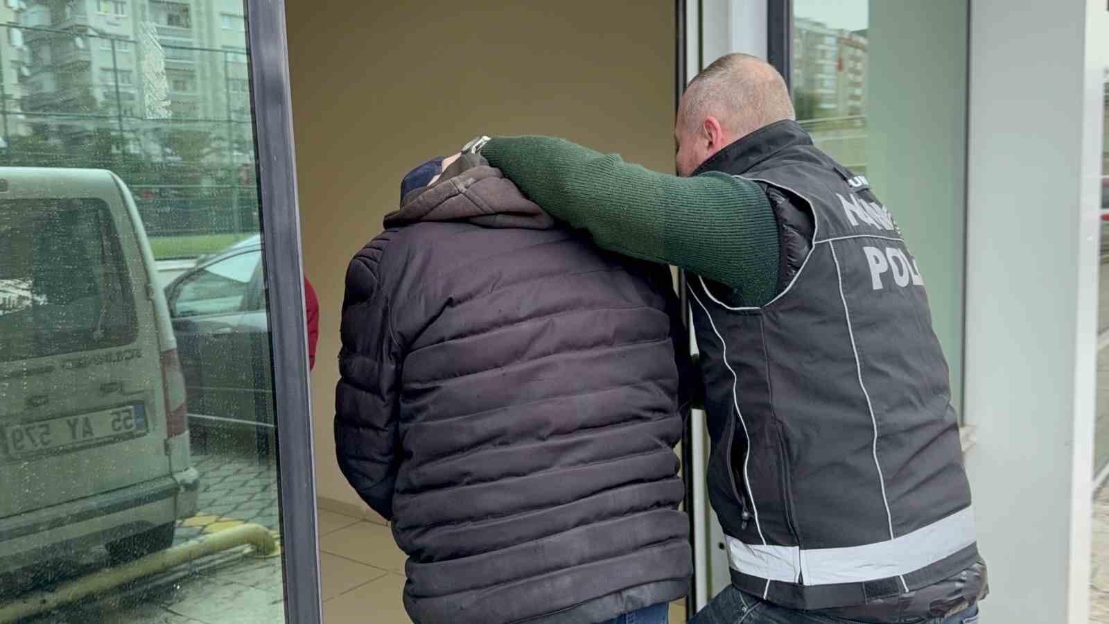 Uyuşturucu ticareti ş&uuml;phelisi adliyeye sevk edildi
