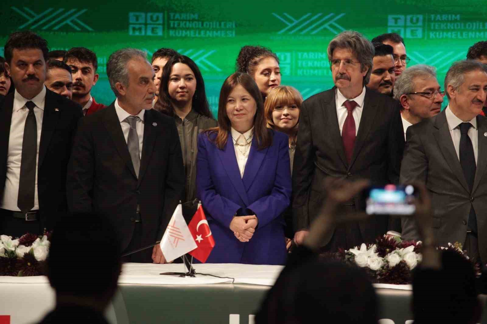 Y&uuml;ksek&ouml;ğretim Kurulu Başkanı Erol &Ouml;zvar: "Gen&ccedil; &ccedil;ift&ccedil;i adaylarının yetişmesine katkı sunacağız"
