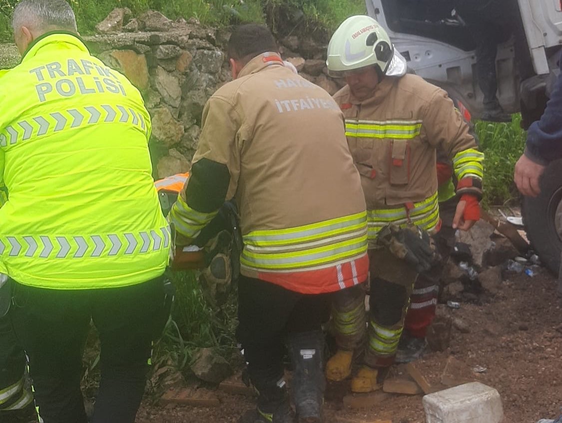 Defne’de trafik kazası: 2 yaralı