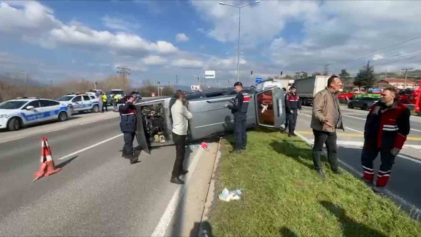 Bolu&rsquo;da D-100&rsquo;de feci kaza: 6&rsquo;sı &ccedil;ocuk 9 kişi yaralandı
