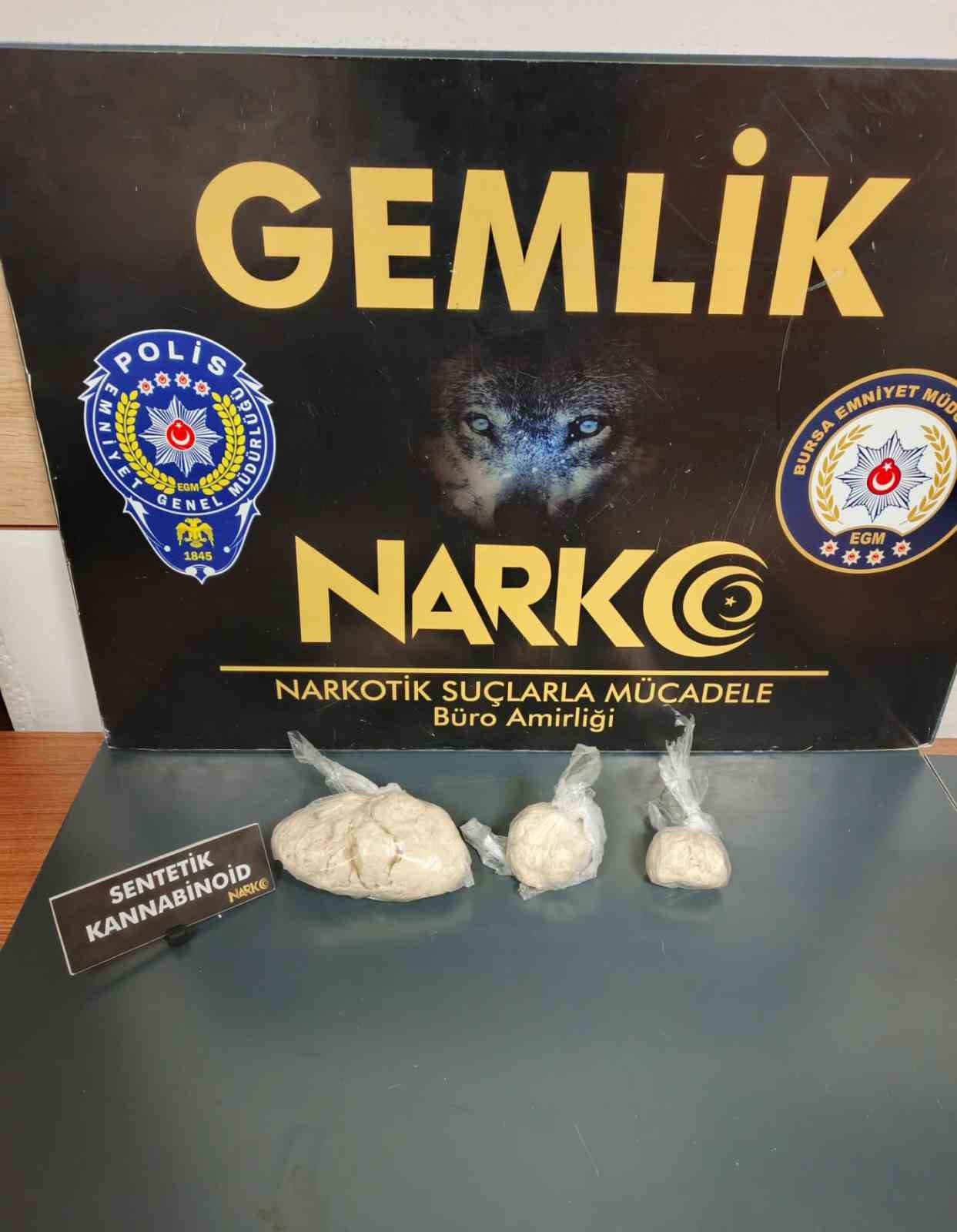 Gemlik’te uyuşturucu tacirlerine operasyon