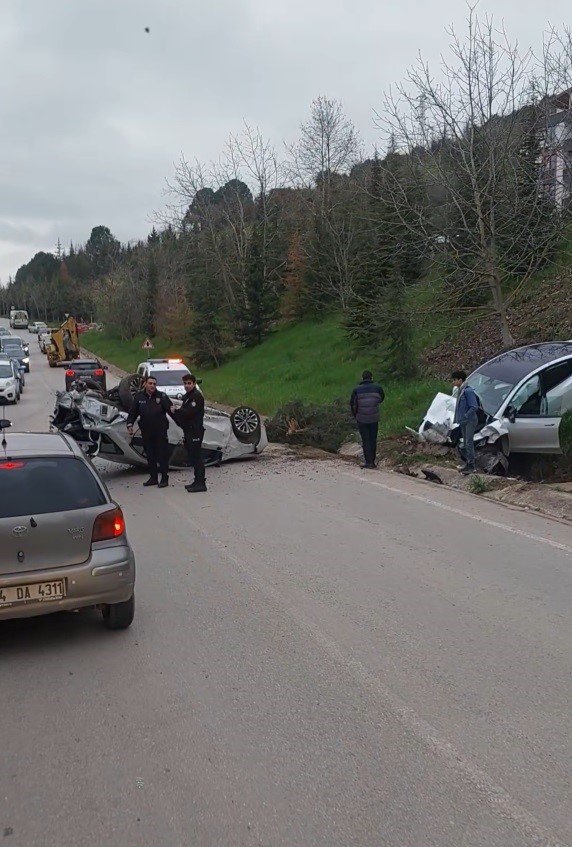 Kontrolden &ccedil;ıkan elektrikli ara&ccedil; otoparkı savaş alanına &ccedil;evirdi

