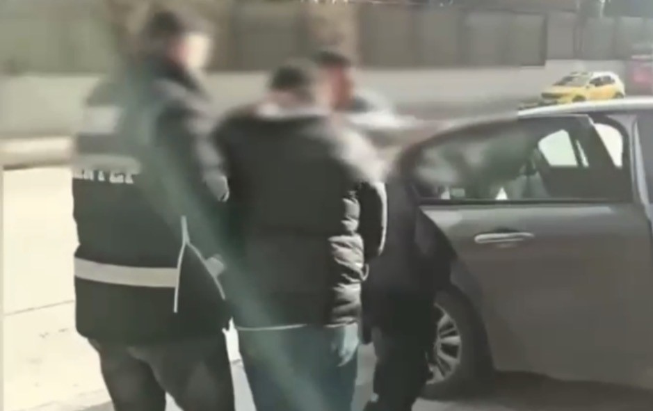 Gaziantep&rsquo;te 36 adet sahte plaka ele ge&ccedil;irildi: 3 g&ouml;zaltı
