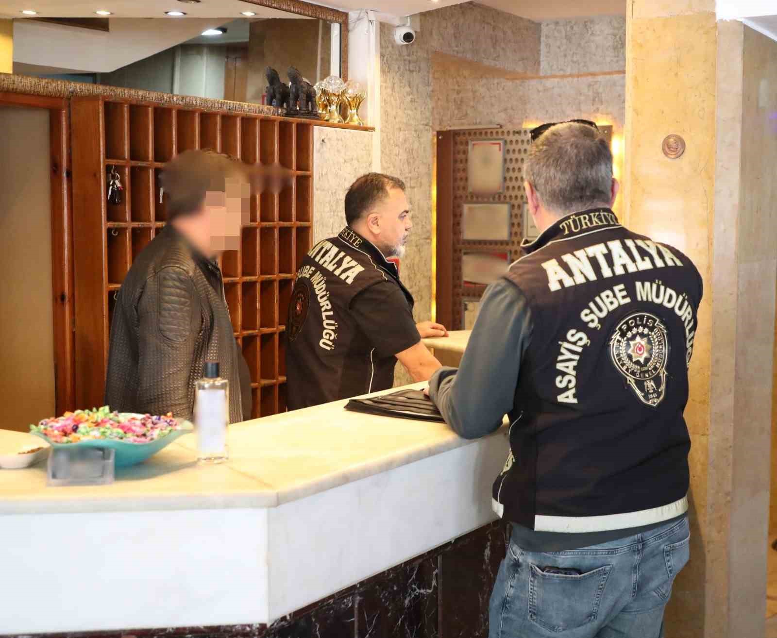 Konaklama tesisleri ve araç kiralama firmalarına eş zamanlı denetim