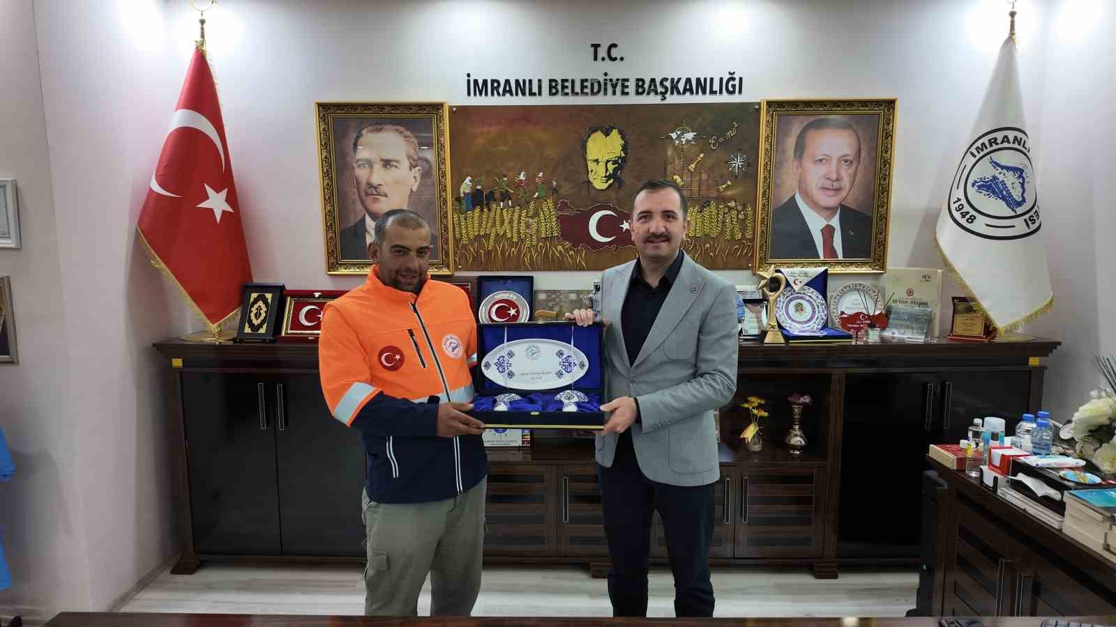 Belediye personeli haraketiyle yürekleri ısıttı