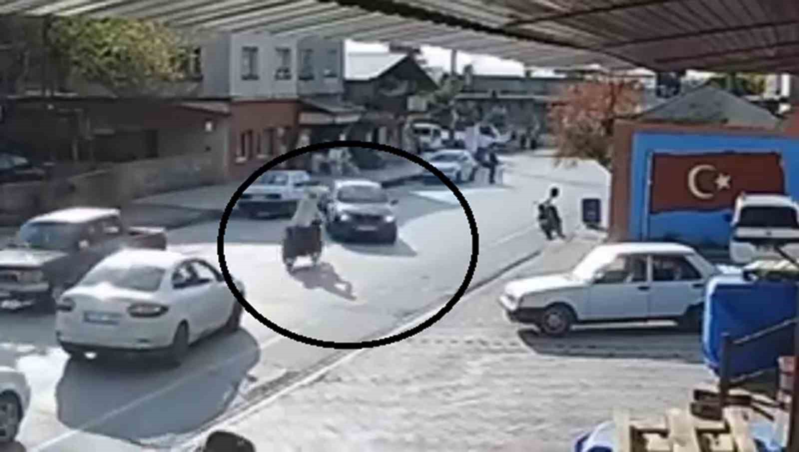Otomobille &ccedil;arpışan motosikletin s&uuml;r&uuml;c&uuml;s&uuml; yaralandı
