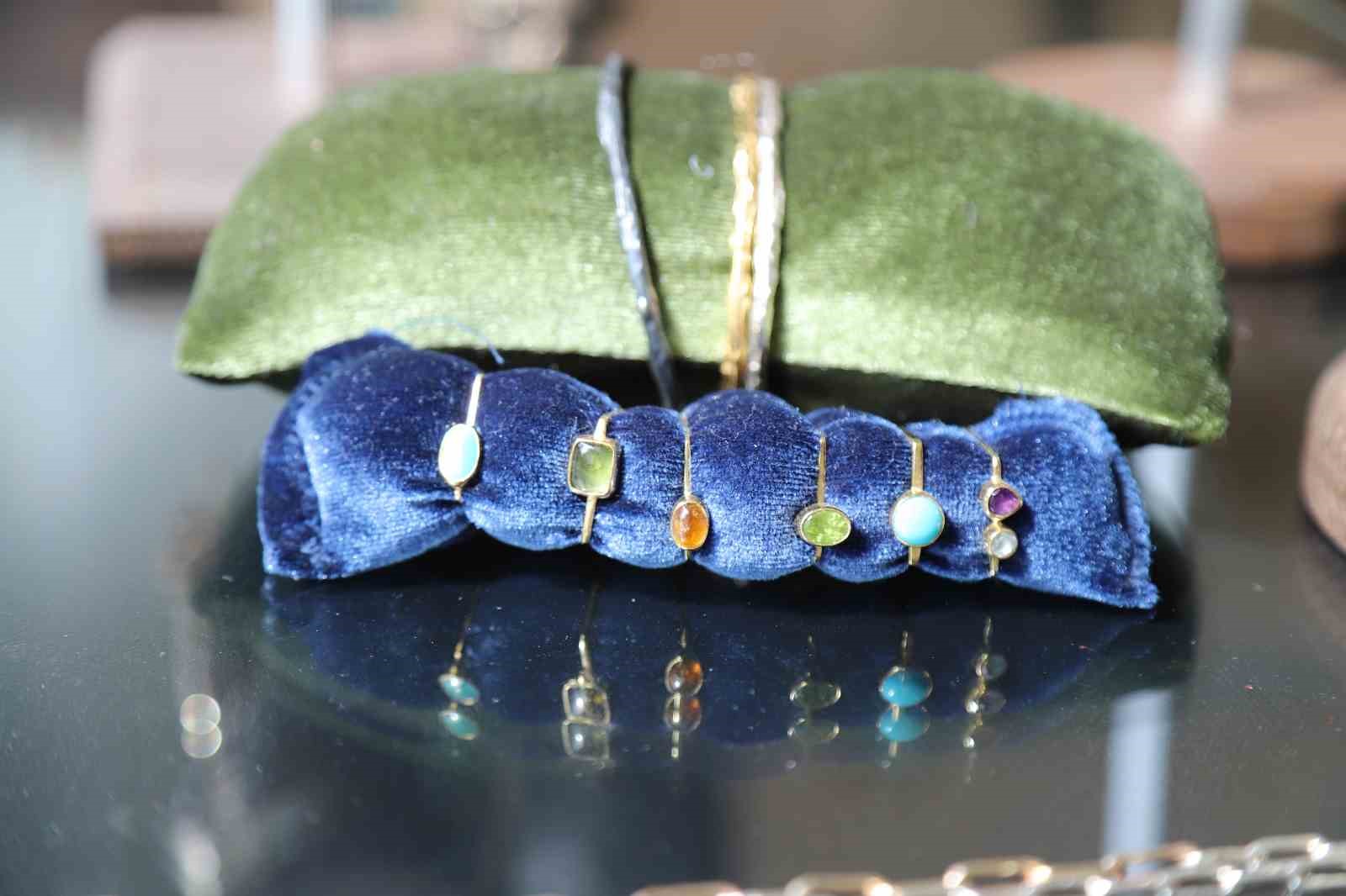 Y&uuml;ksek mimarlığı bıraktı, sadekarlıkla yeni bir hayat kurdu
