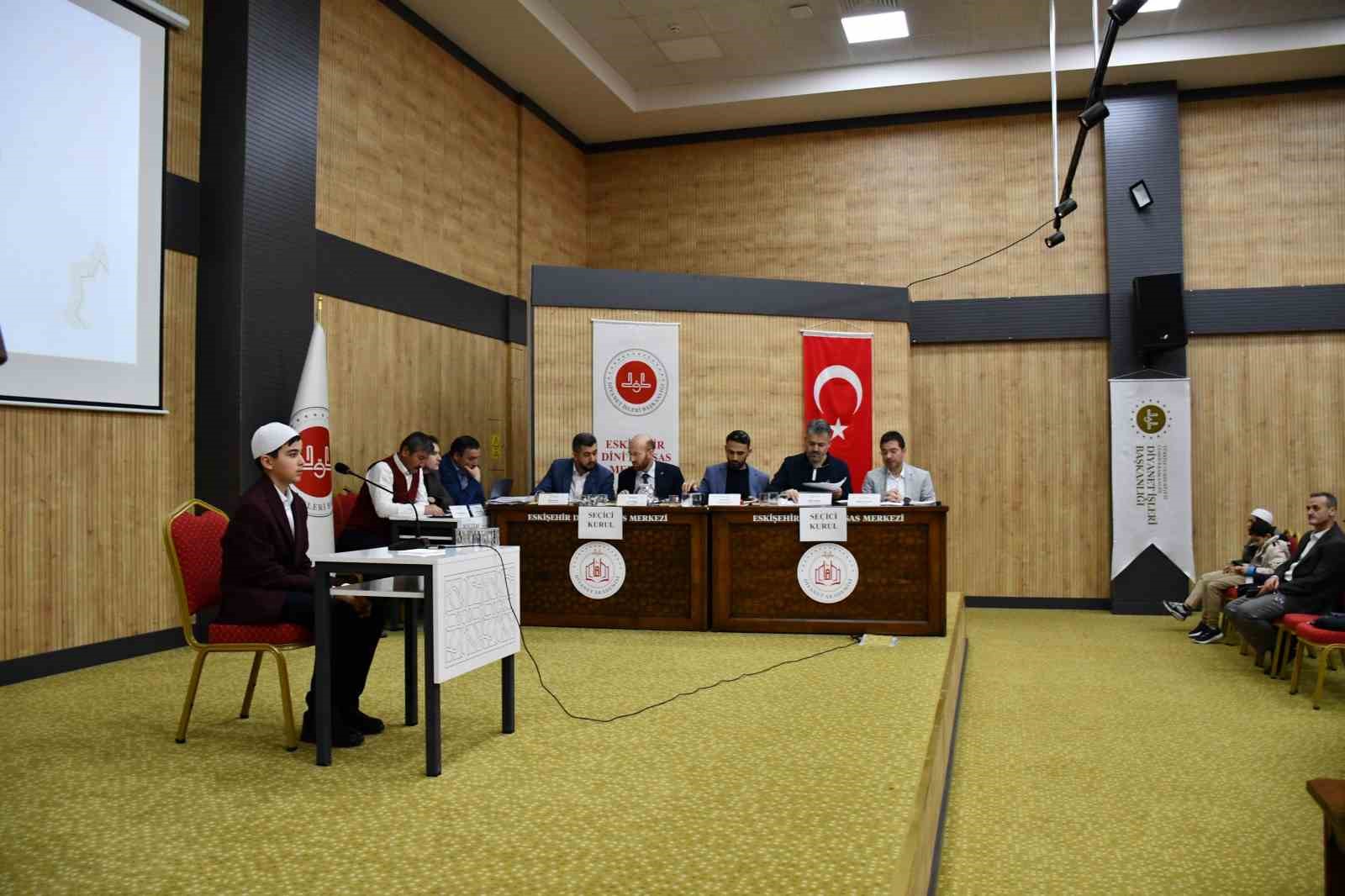 Eskişehir&rsquo;de gen&ccedil; hafızlar b&ouml;lge finali i&ccedil;in yarıştı
