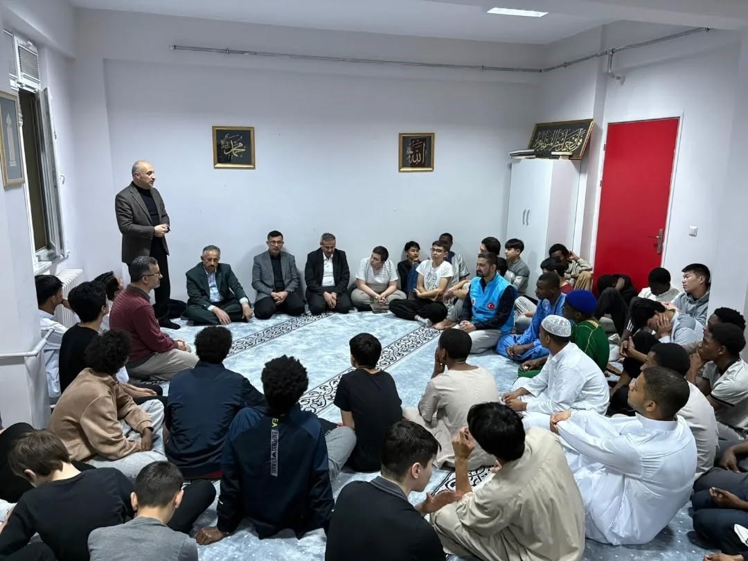 Uluslararası öğrencilere gurbette bayram morali