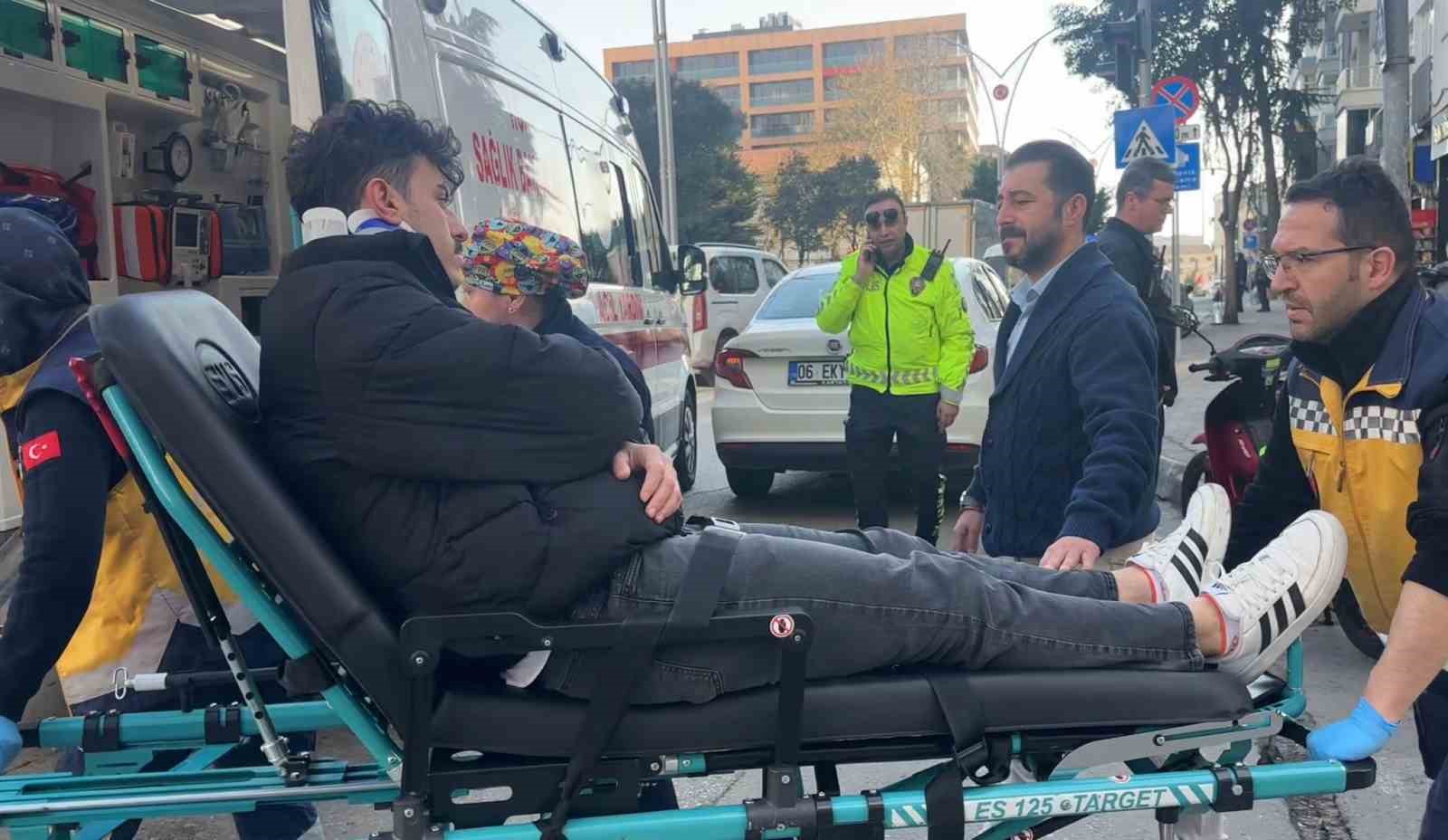 Otomobile çarpmamak isterken düşen motosiklet sürücüsü yaralandı