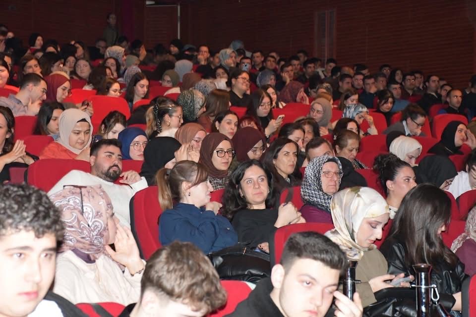 &lsquo;2026 Şeyh Edebali Yılı&rsquo; kapsamında &lsquo;Devlet Ana&rsquo; oyunu Bilecik&rsquo;te sahnelendi
