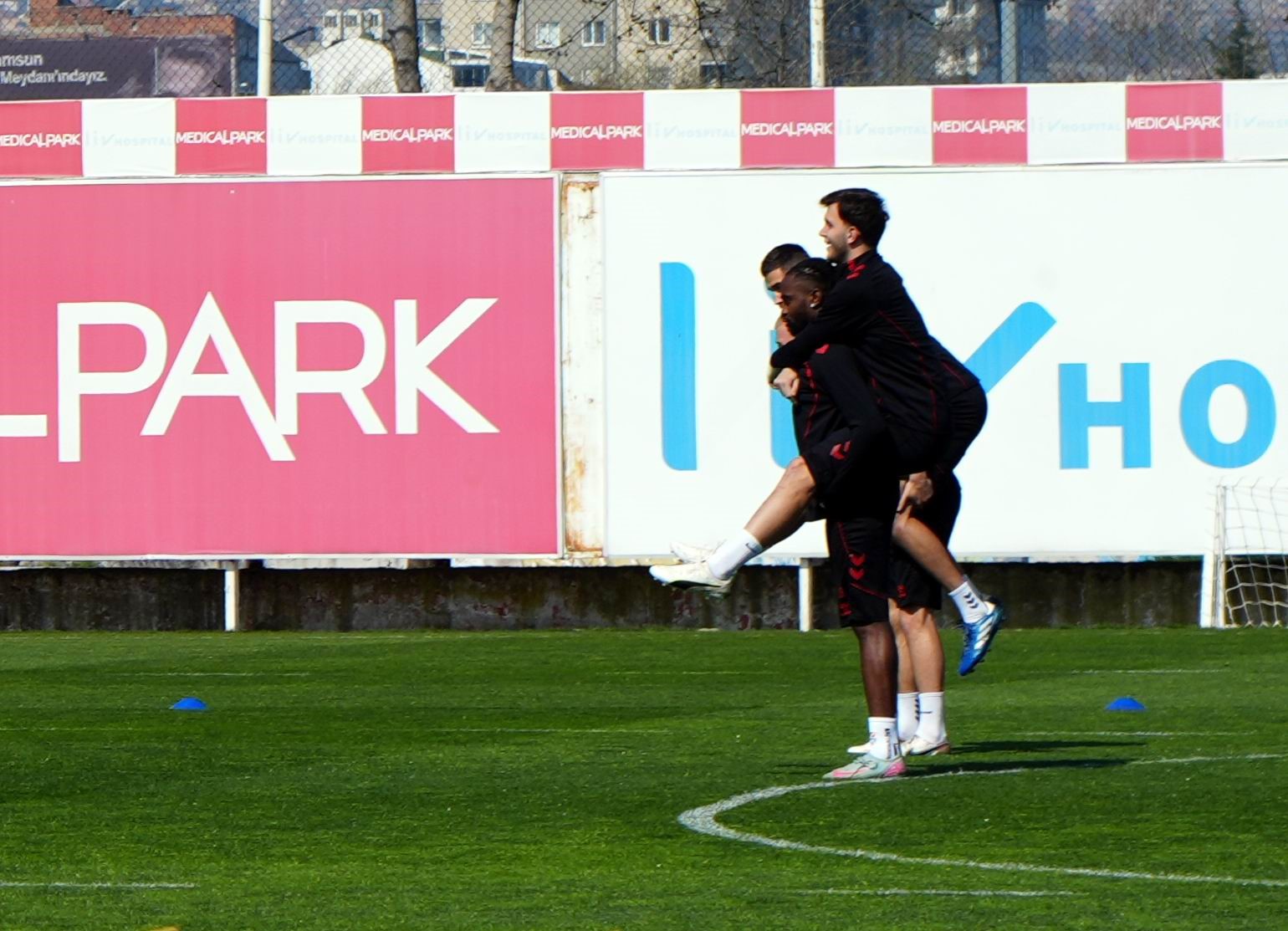 Thorsten Fink: "Ligi ka&ccedil;ıncı sırada bitireceğimiz, başarısız olduğumuz anlamına gelmez"
