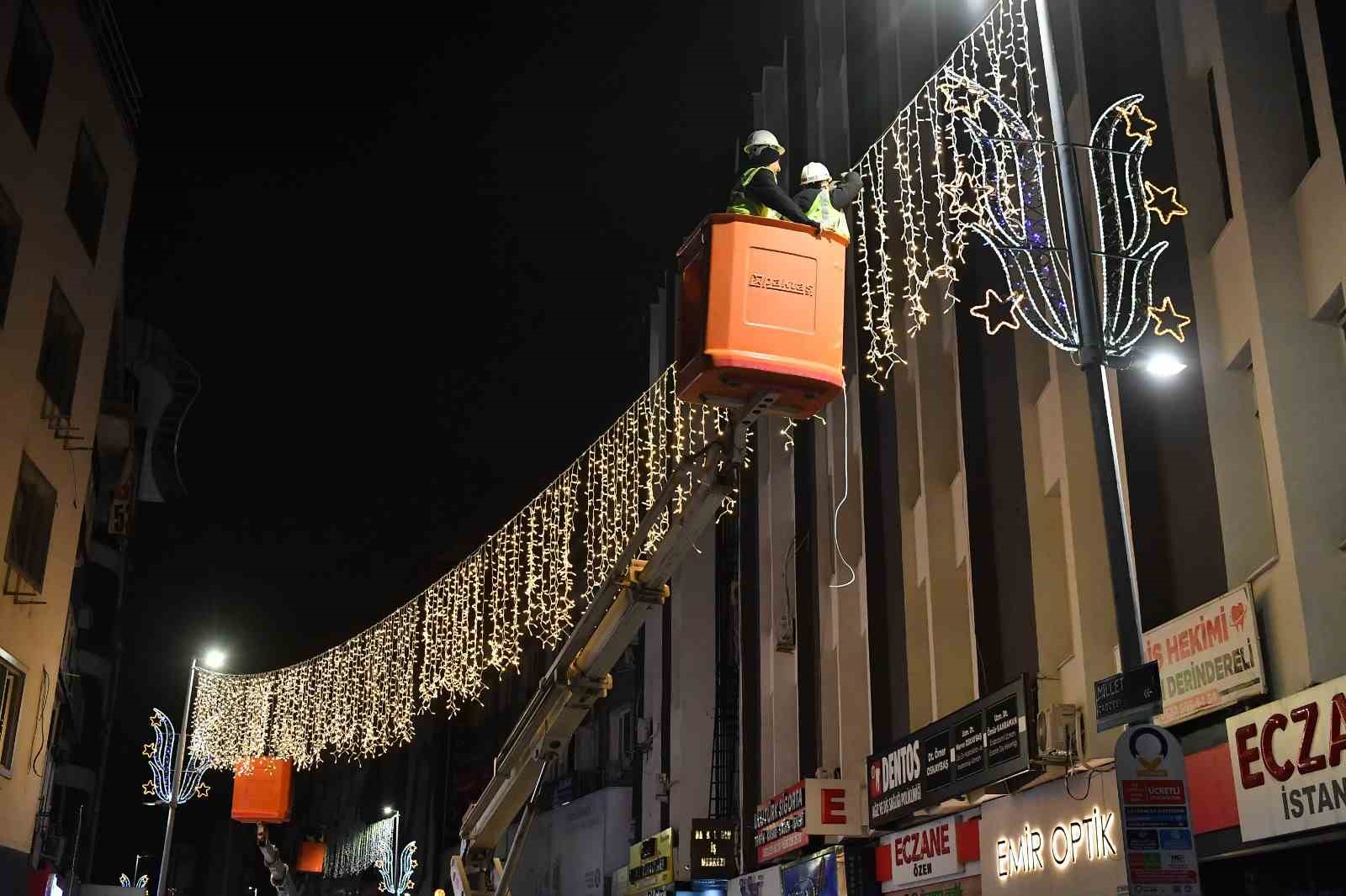 Kent merkezini aydınlatacak LED d&ouml;n&uuml;ş&uuml;m &ccedil;alışmaları başladı
