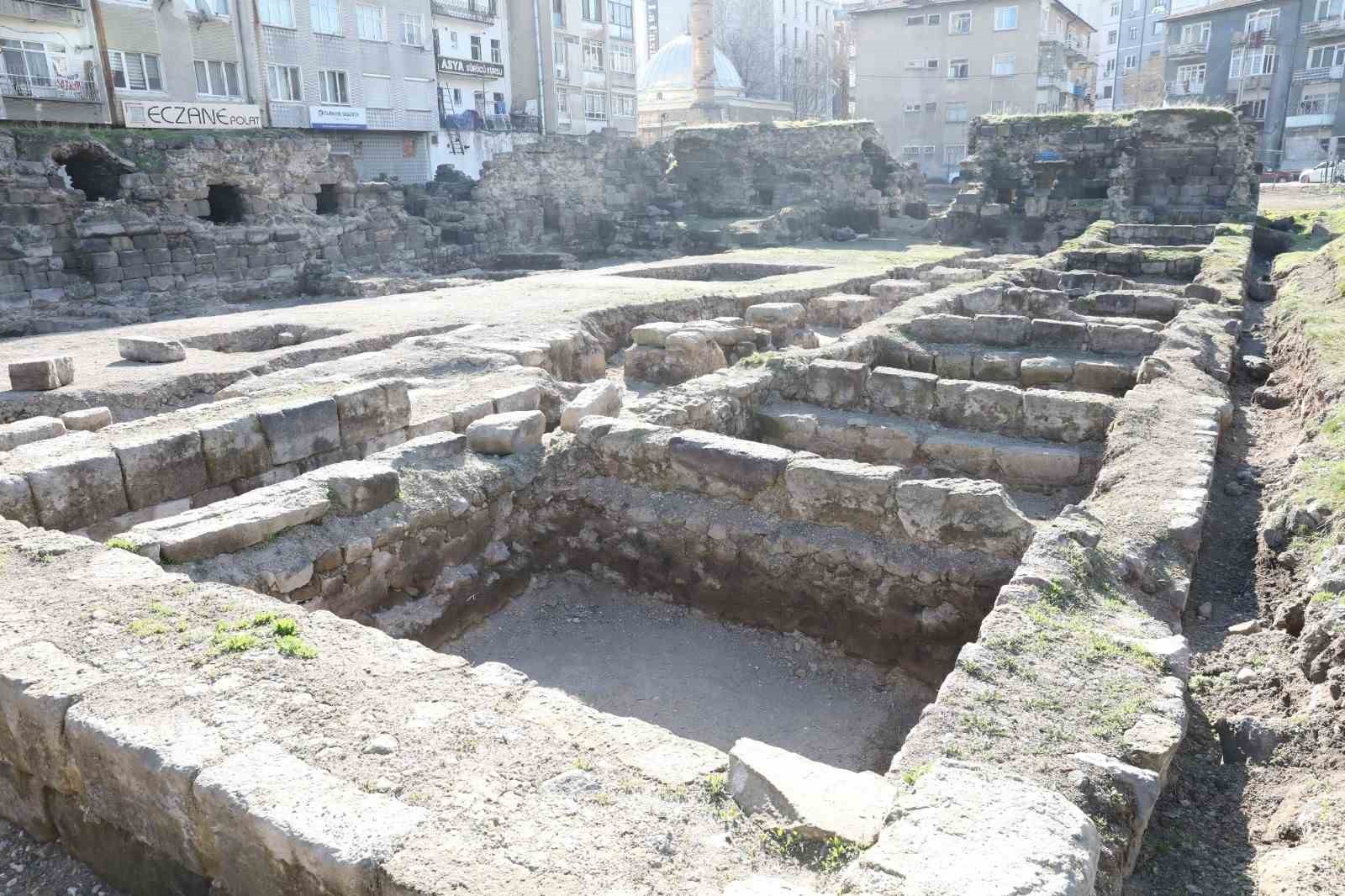 Başkan &Ccedil;olakbayrakdar: "Şehrimizin ilk medresesi, şehir akademisi kimliğiyle yeniden hayat bulacak"

