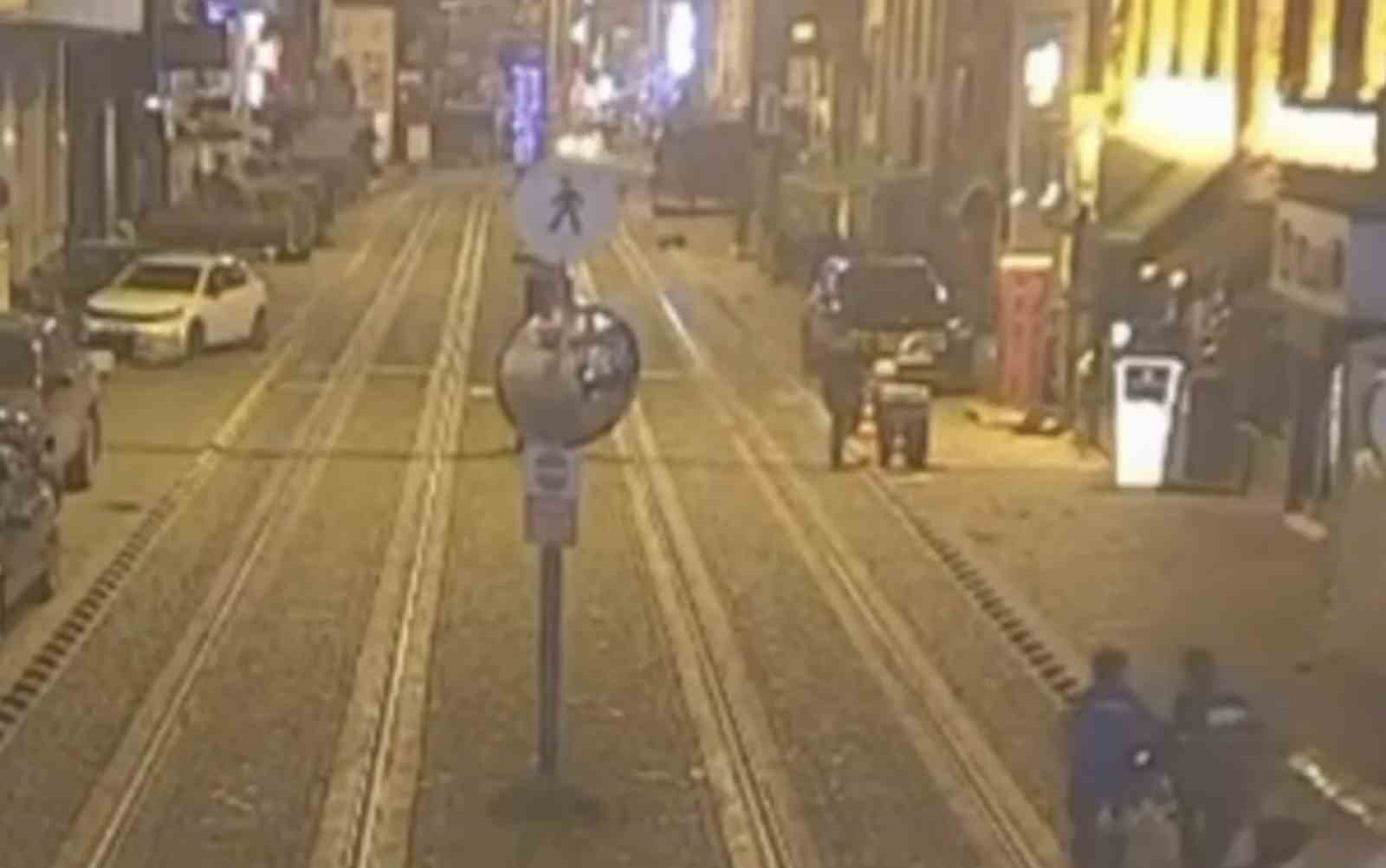 &Uuml;&ccedil; kişinin &ouml;ld&uuml;ğ&uuml; bar saldırısının dehşet anları
