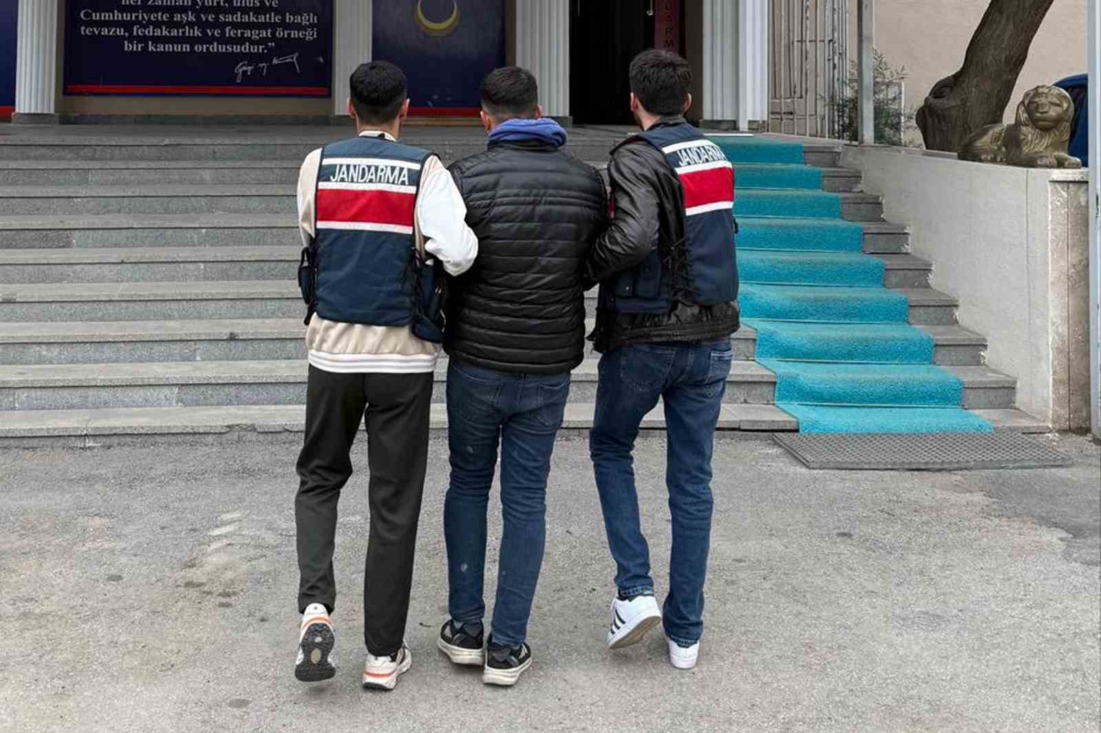 Kırıkkale&rsquo;de iki h&uuml;k&uuml;ml&uuml; jandarma ekiplerince yakalandı
