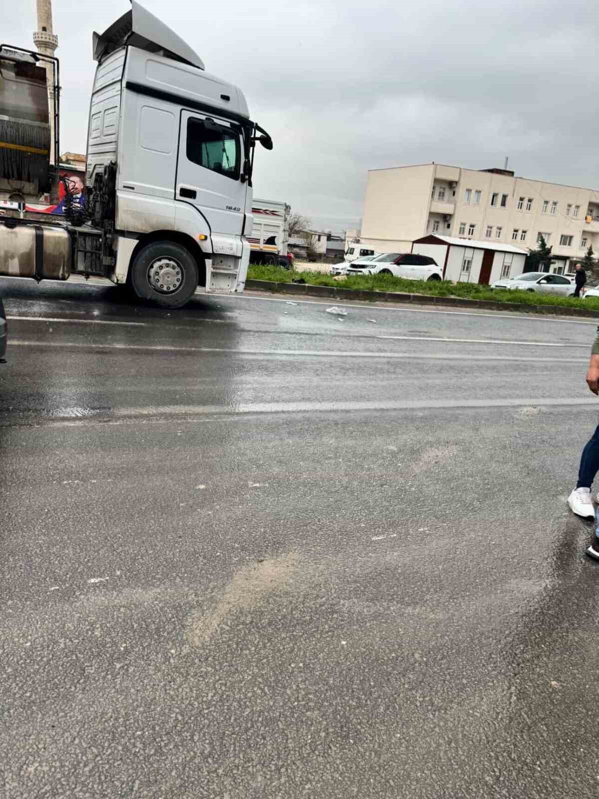 Mardin&rsquo;de tankerin &ccedil;arptığı yaya yaralandı

