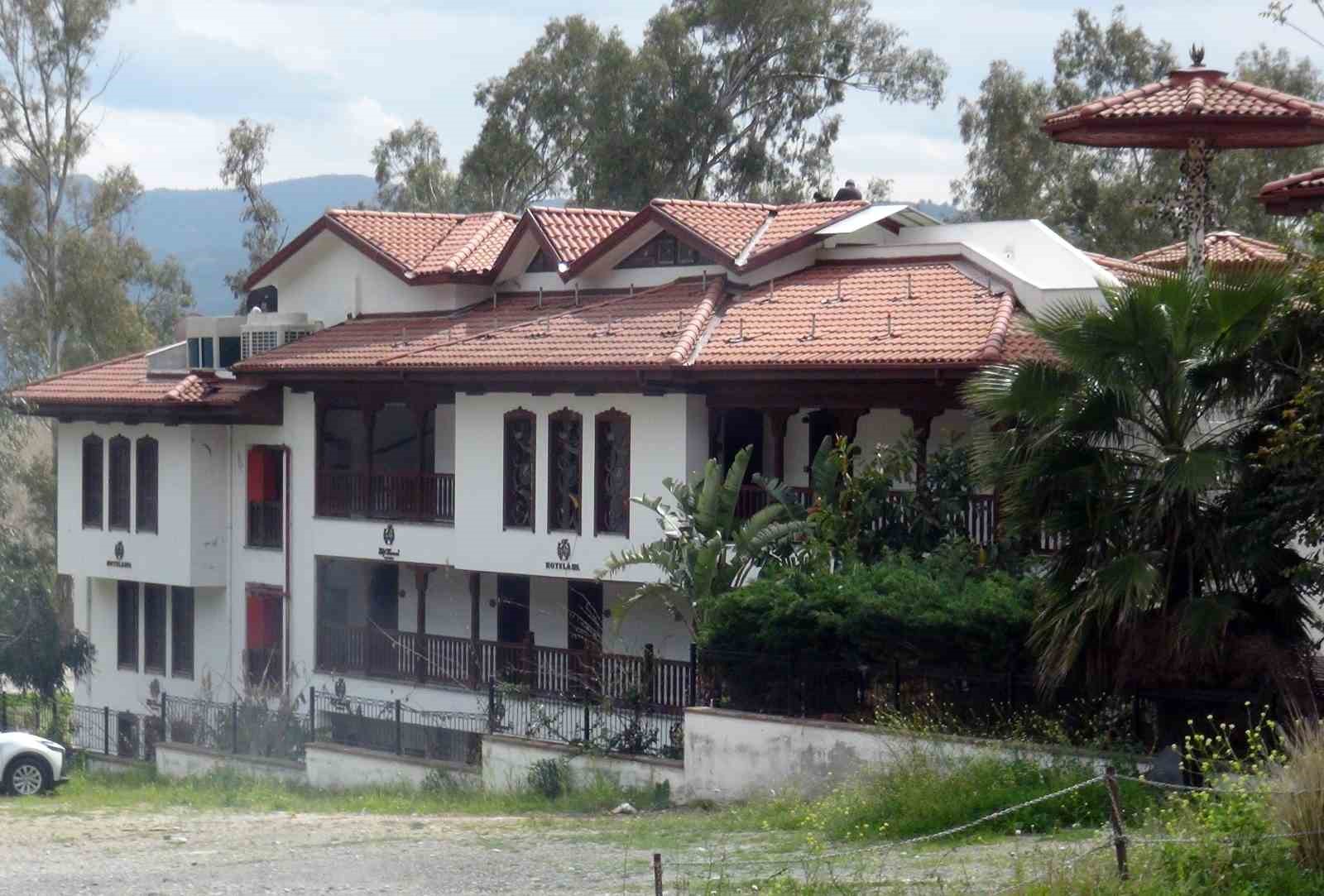 Geleneksel Akyaka mimarisi ile yapılan konaklama tesisleri kapanmaktan kurtuldu
