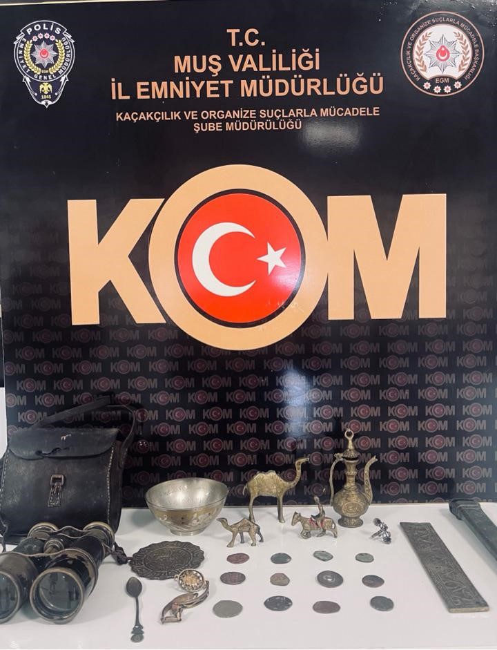 Muş’ta tarihi eser operasyonu: 25 parça ele geçirildi