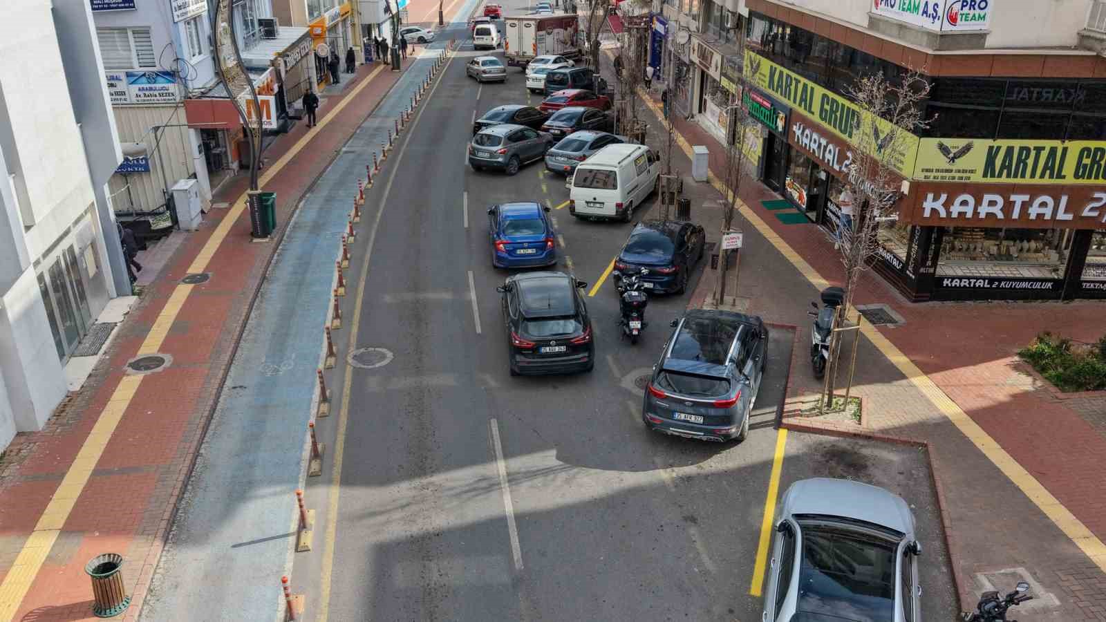 Aliağa&rsquo;da &uuml;cretli otopark uygulaması başlıyor
