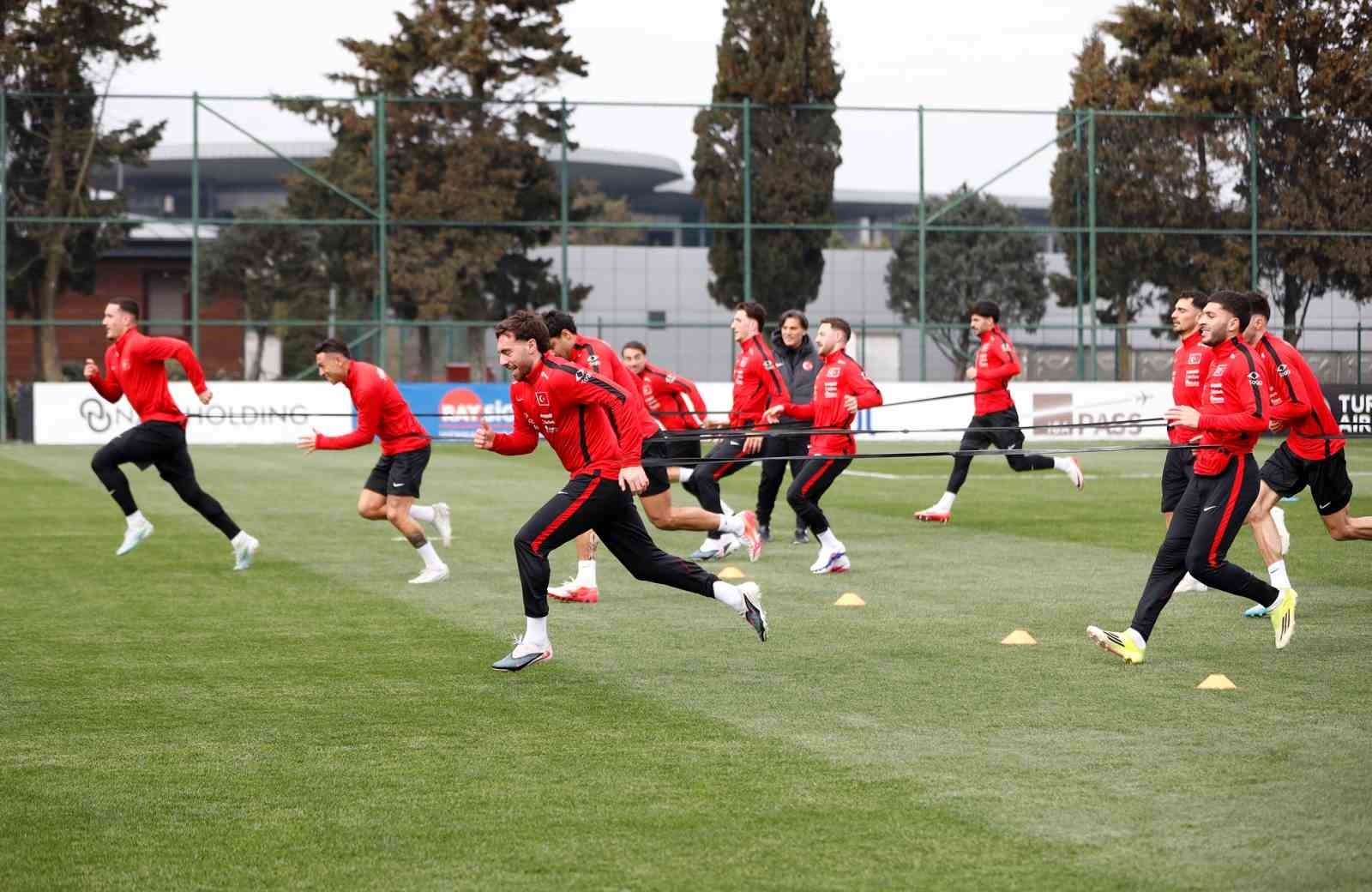 A Milli Futbol Takımı, Kosova ma&ccedil;ı hazırlıklarına başladı

