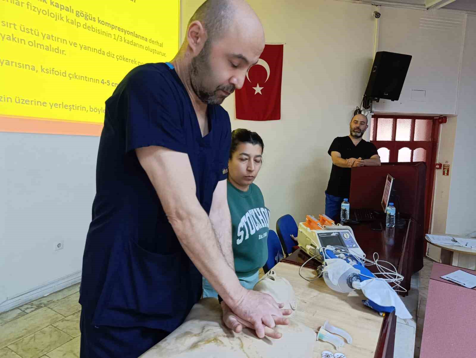 Aydın Devlet Hastanesi&rsquo;nde personele acil durum ve afet eğitimi verildi
