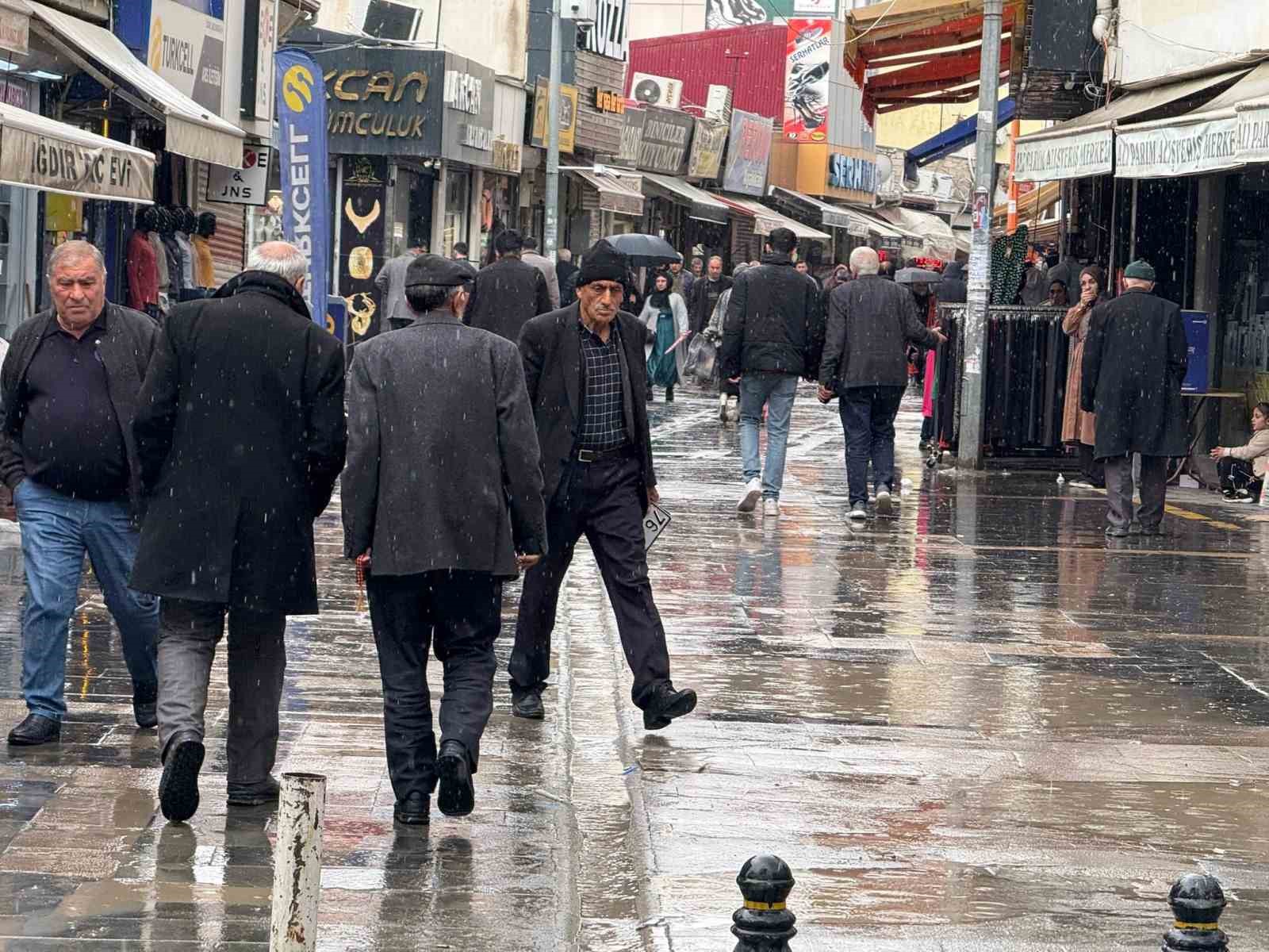 Iğdır’da yağmur etkili oluyor