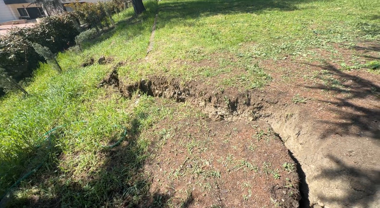 Valilik konutu tehlike altında: Çatlaklar ilerliyor