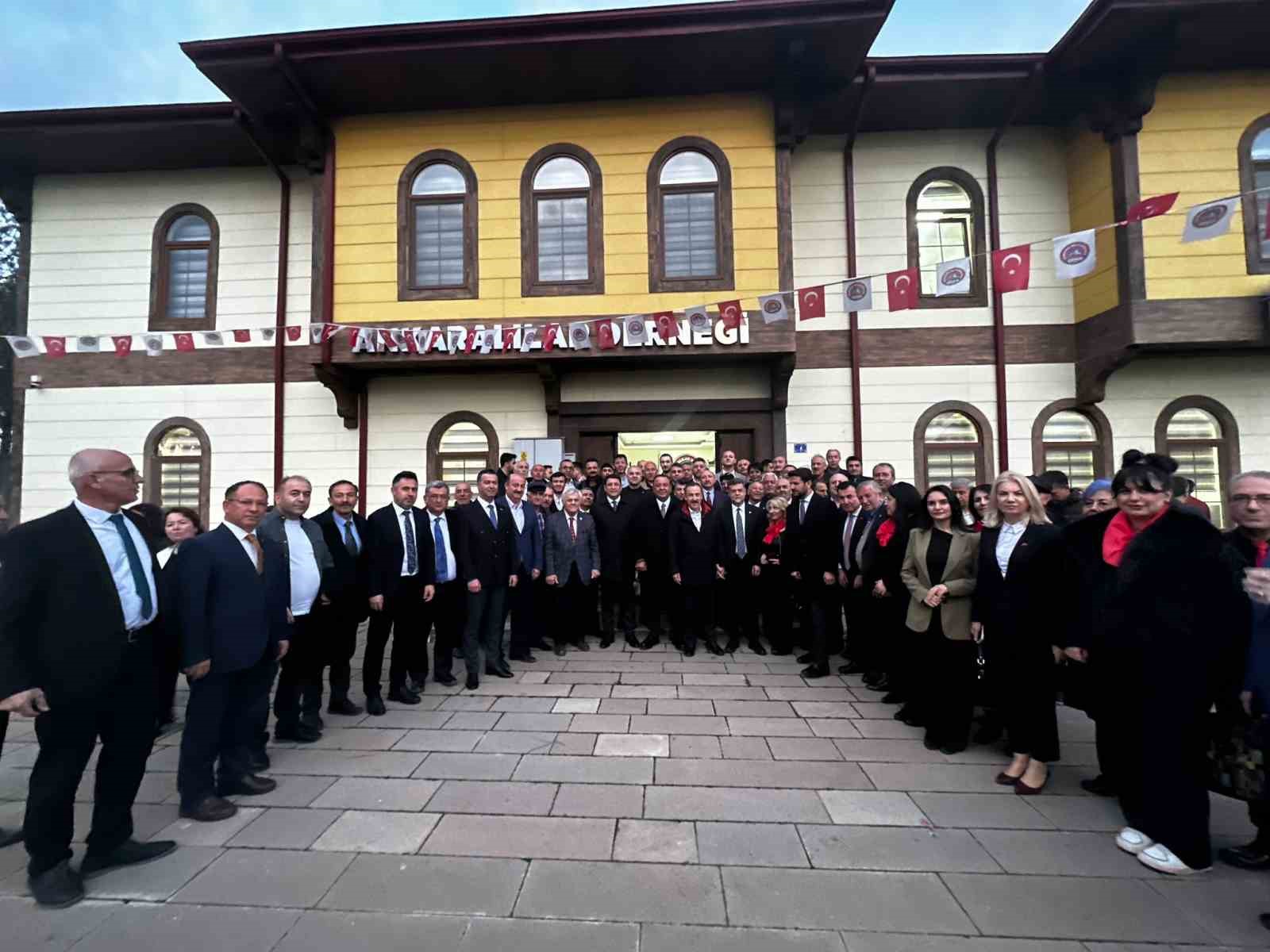 Ankaralılar geleneksel bayramlaşma buluşmasında bir araya geldi