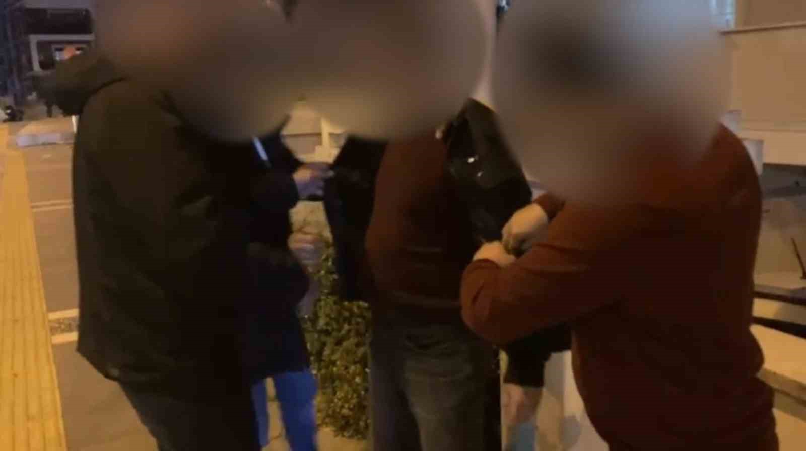 Polis, ’rüşvet dolarları’nı ele geçirdi