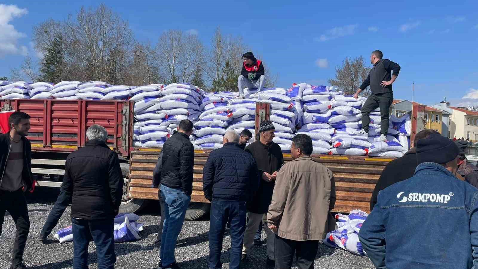 Beyşehir’de çiftçilere nohut tohumu dağıtıldı