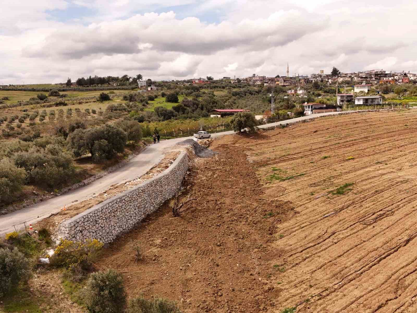 Tarsus&rsquo;ta yol ve yaya g&uuml;venliği artırıldı
