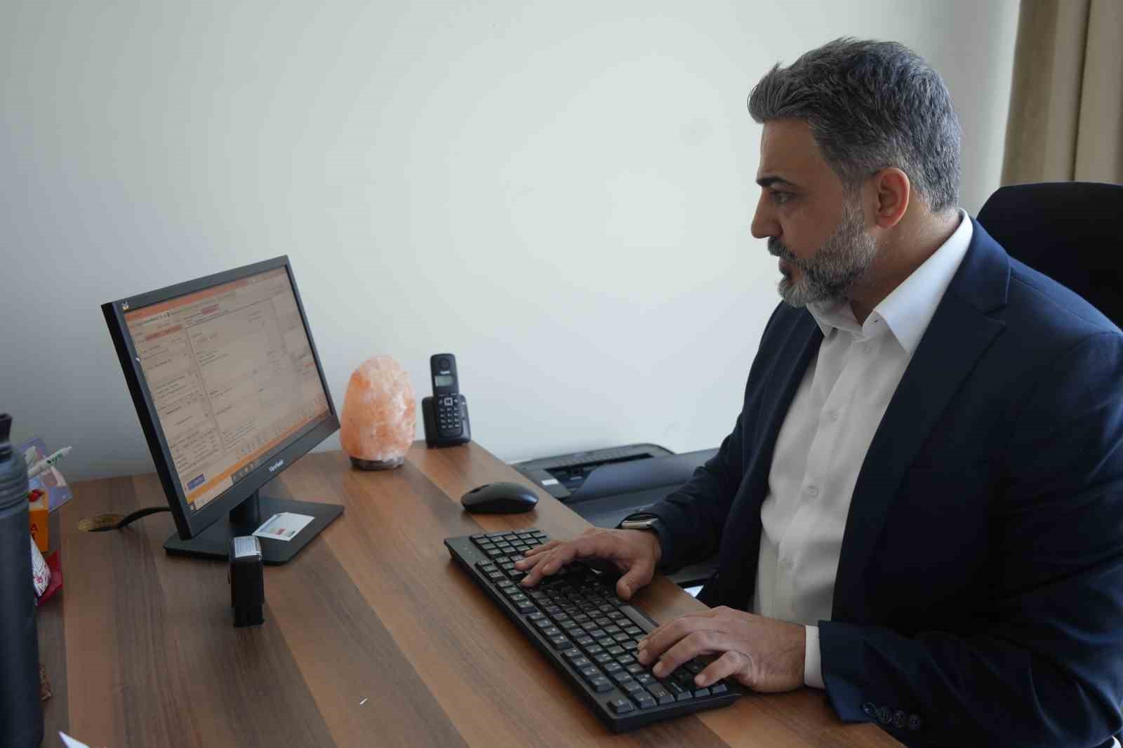 Doktorun g&ouml;r&uuml;nt&uuml;leriyle yapay zeka dolandırıcılığı: "500 kişi mağdur"
