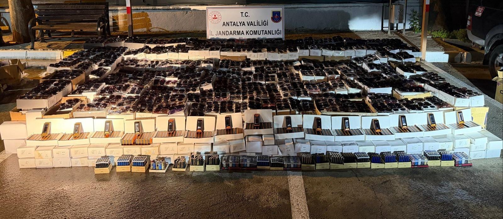 Manavgat&rsquo;ta 25,5 milyonluk ka&ccedil;ak &uuml;r&uuml;n operasyonu
