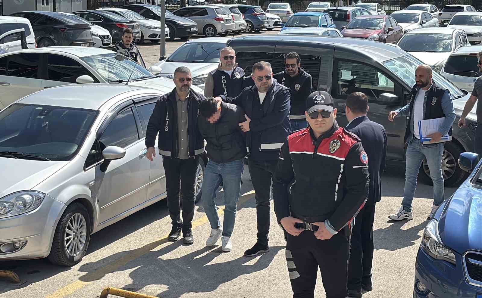 Alkoll&uuml; mekanı kurşunlayan 4 ş&uuml;pheliden 2&rsquo;si tutuklandı
