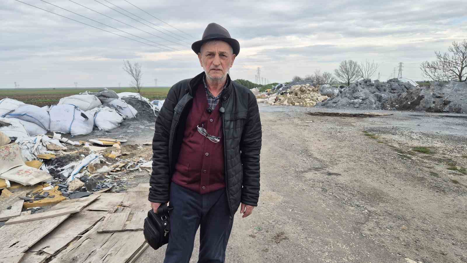 Tekirdağ&rsquo;da kamyon kamyon atık d&ouml;k&uuml;ld&uuml;
