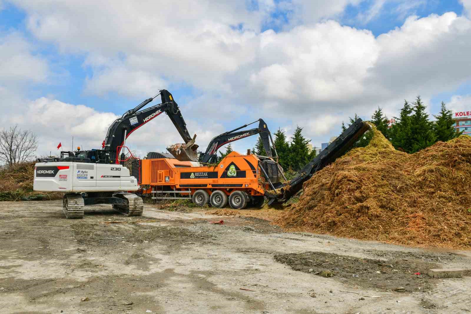 Esenyurt Belediyesi, kaba atıkları geri d&ouml;n&uuml;ş&uuml;me kazandırıyor
