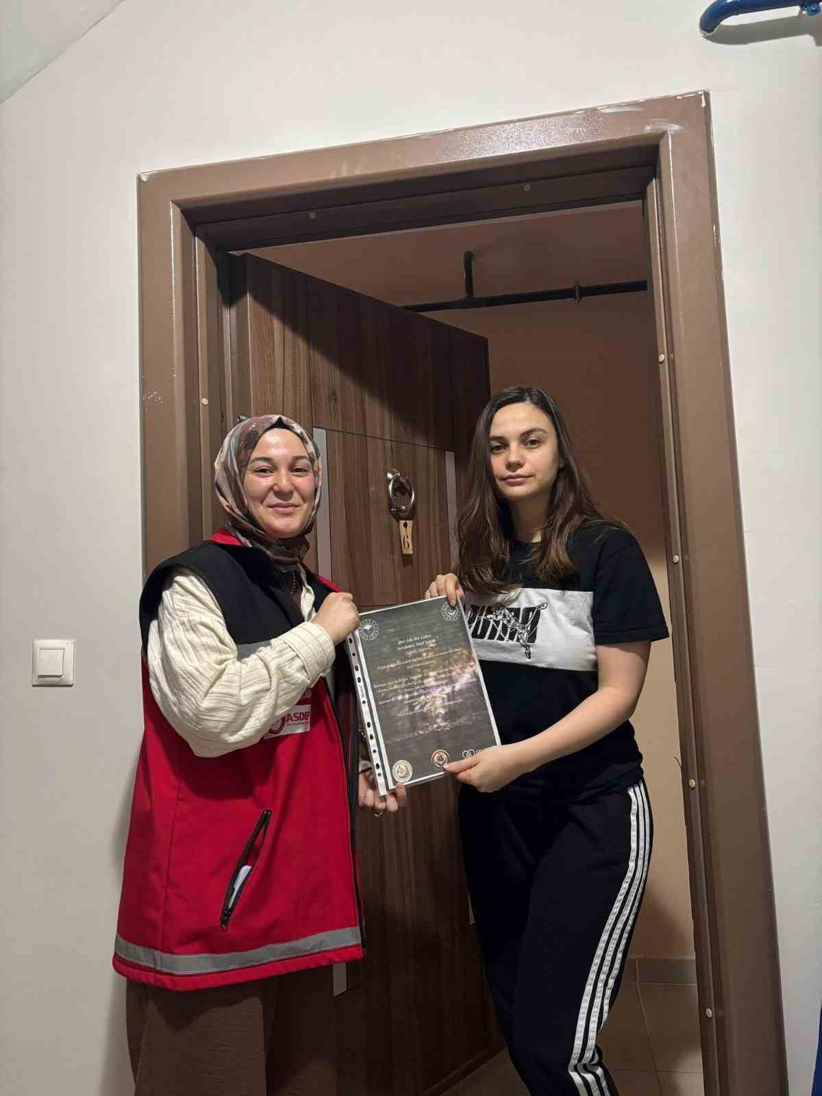 Bandırma&rsquo;da evlenecek gen&ccedil;ler i&ccedil;in fidan dikiliyor
