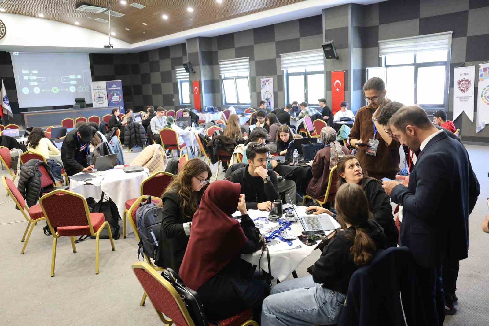 5 ilden 70 gen&ccedil; Elazığ&rsquo;da T&uuml;rkiye&rsquo;nin uzay misyonu i&ccedil;in ter d&ouml;kecek
