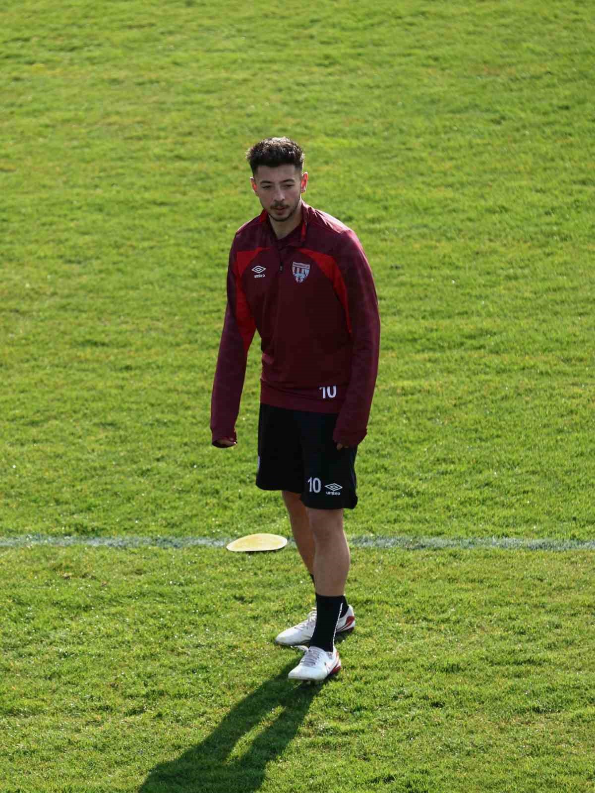 Bandırmaspor, &Ccedil;orum FK ma&ccedil;ı hazırlıklarını s&uuml;rd&uuml;r&uuml;yor
